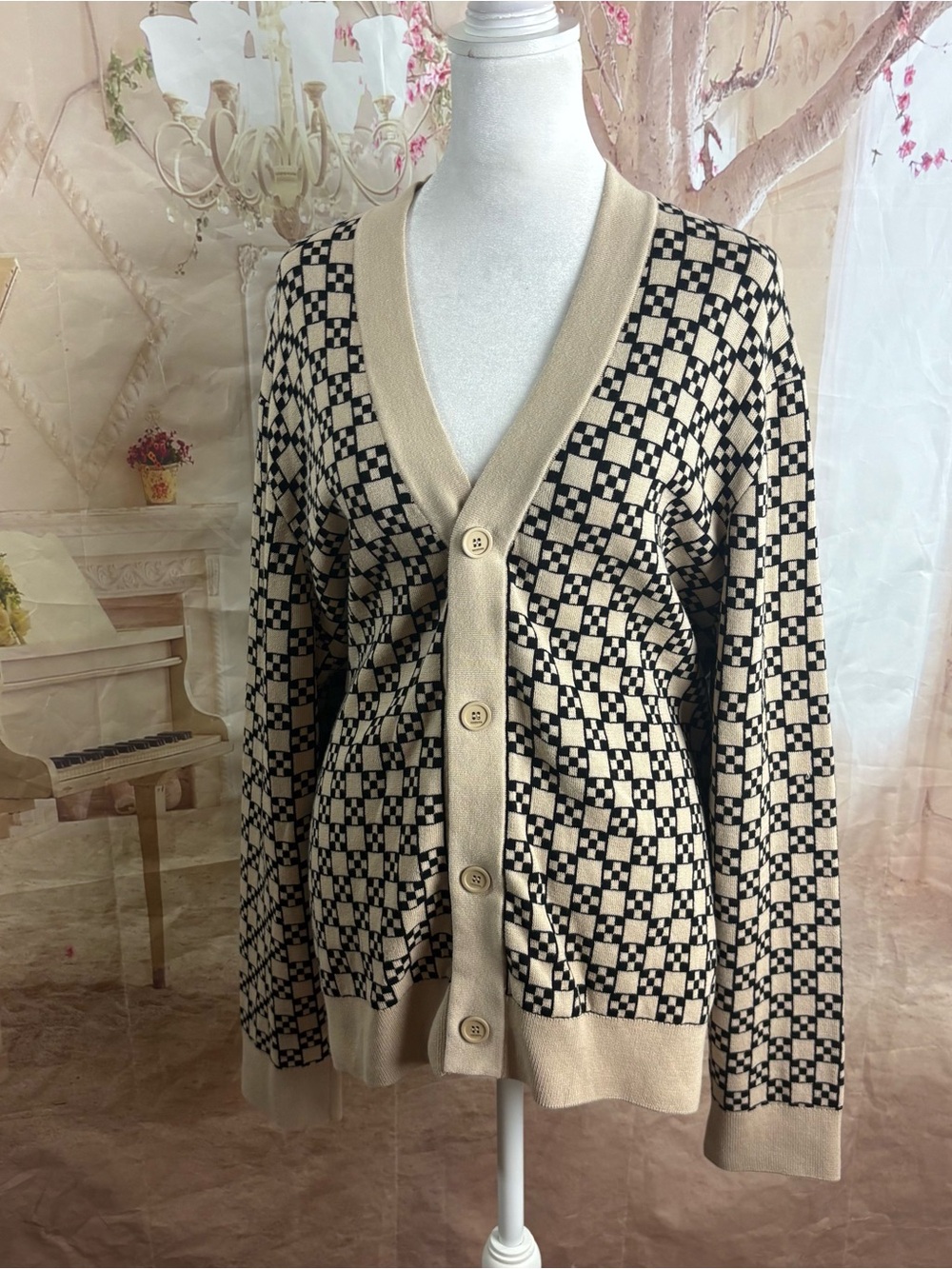 🔥FINAL SALE FREE SHIPPING!🔥 NEW Sandro Beige and Black Geometric V-Neck Cardigan - Picture 3 of 14